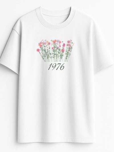 Camiseta Hombre oversize 240 gsm. Made in Portugal «Flores silvestres con año»
