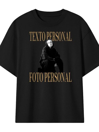 Camiseta Oversize unisex 240 gsm. «Texto gold, foto y texto gold»