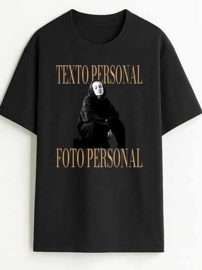 Camiseta Hombre oversize 240 gsm. Made in Portugal «Texto gold, foto y texto gold»