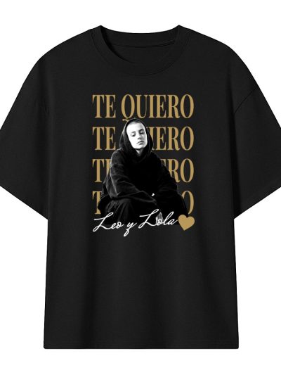 Camiseta Oversize unisex 240 gsm. «Texto repetido gold con foto»